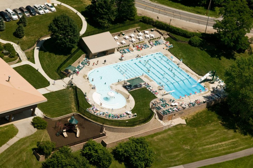 Hyperion Field Club Pool Neumann Brothers