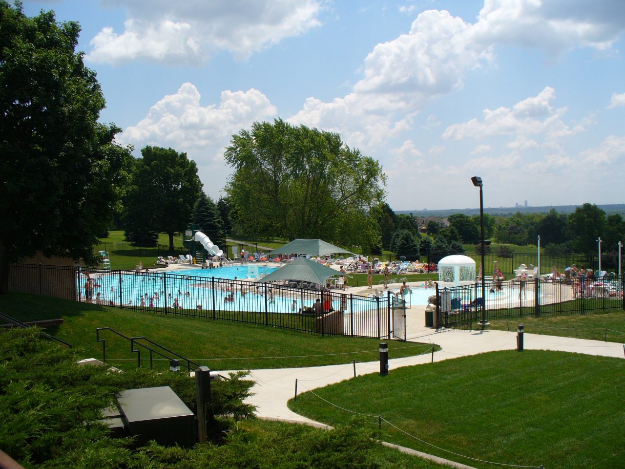 Hyperion Field Club Pool Neumann Brothers