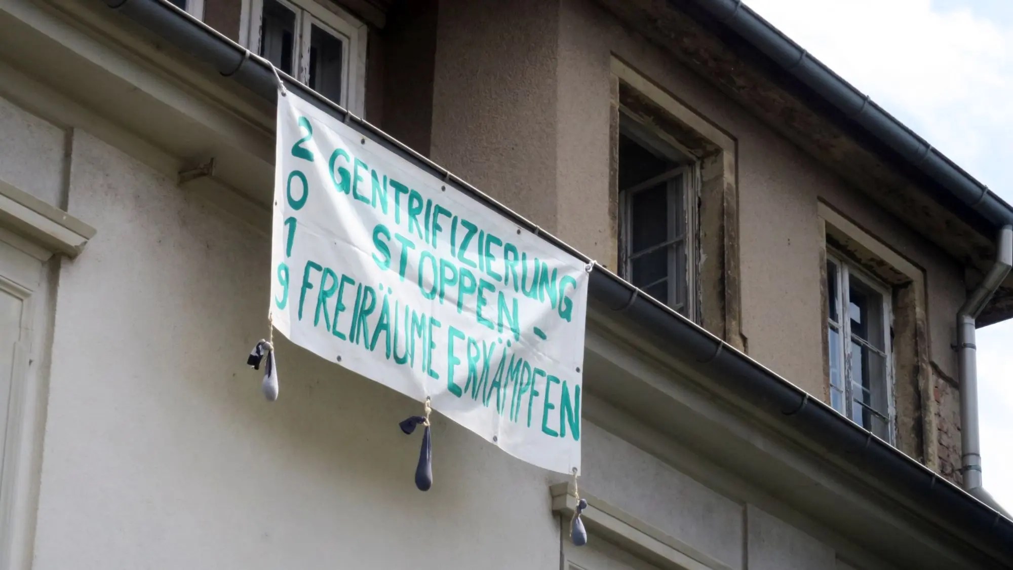 Hausbesetzung An Der Konigsbrucker Strasse Neustadt Gefluster