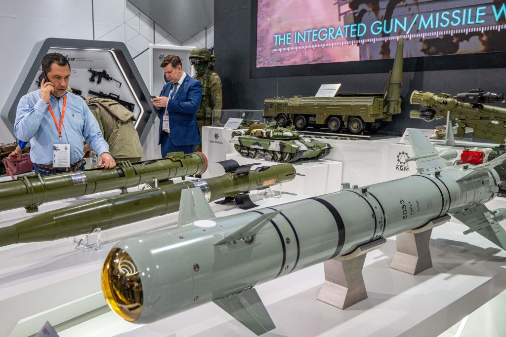 UAE signs 1.23 billion defence deals at Abu Dhabi arms expo
