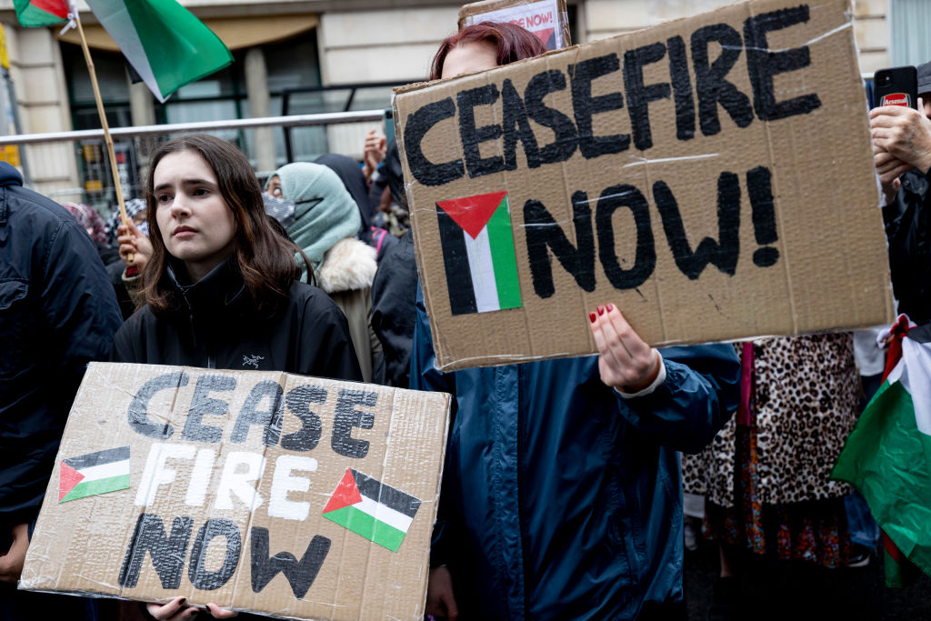 Protesters call for Gaza ceasefire outside Starmer's office