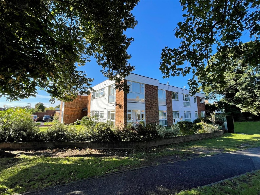 Kilmiston House, Manygate Lane, Shepperton, 2 bedroom, Flat Purpose Built
