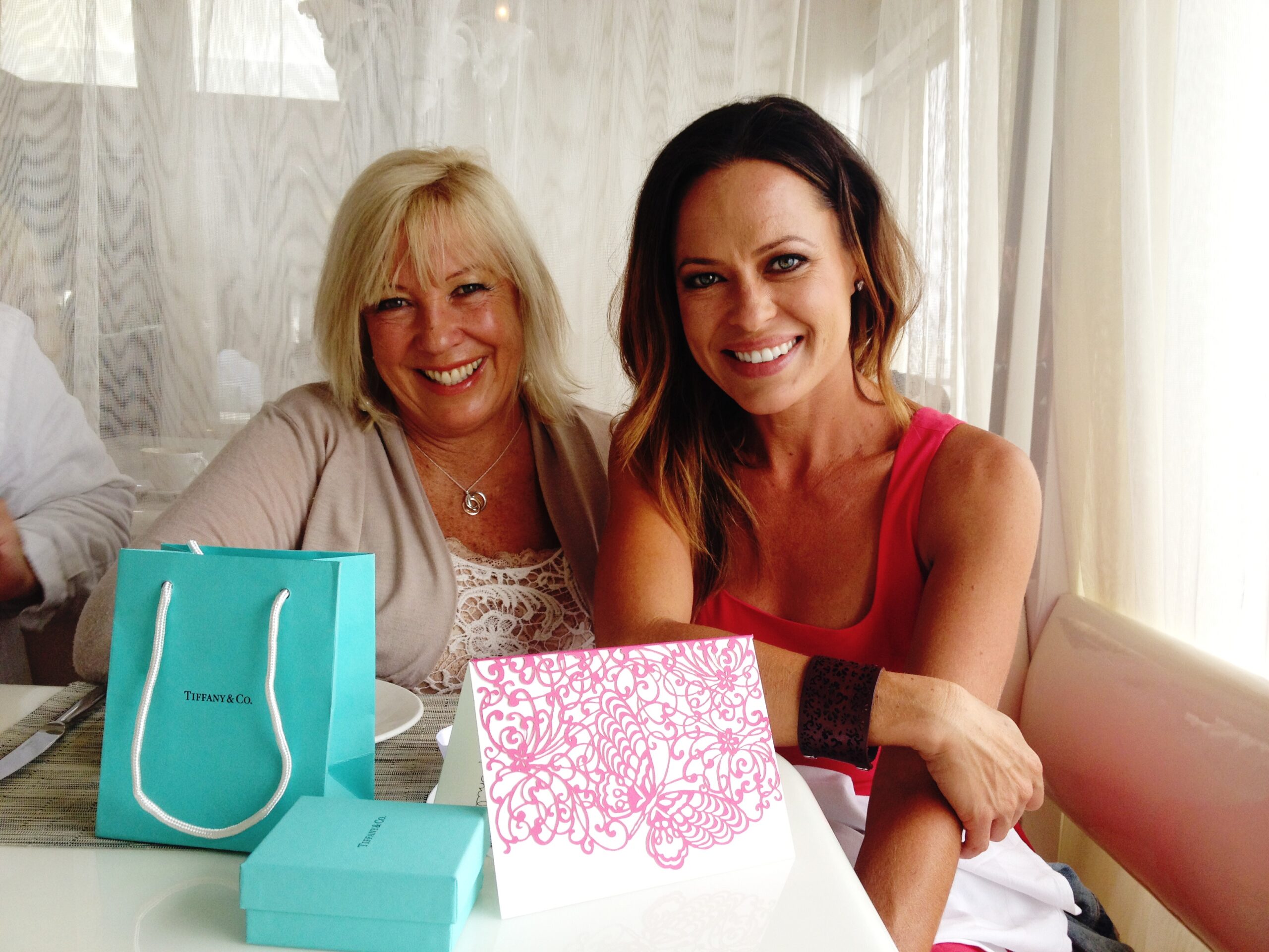Angela Cox on caring for her mum with cancer New Idea(01)