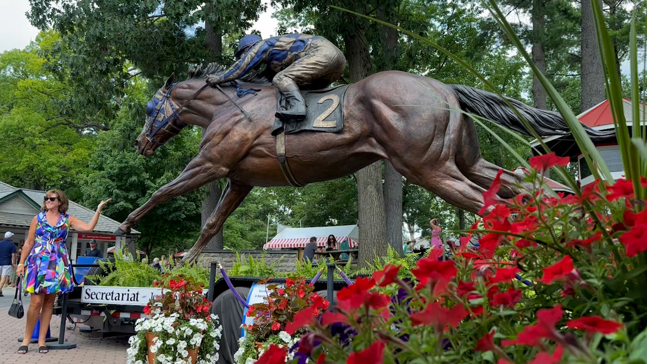 Secretariat Statue Kentucky Derby