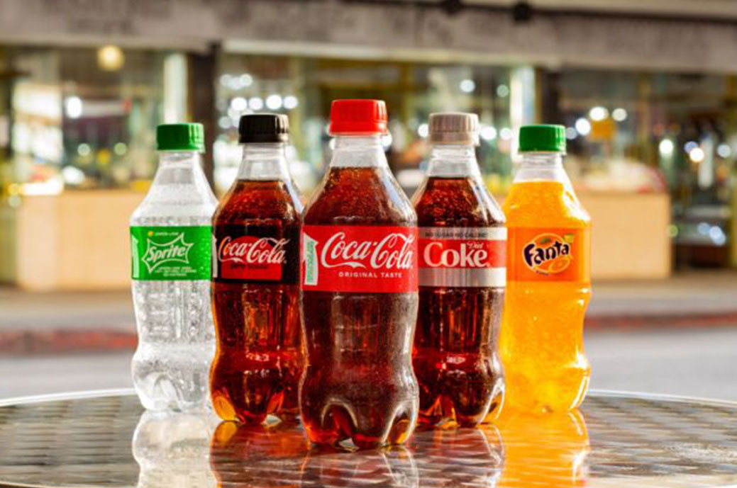CocaCola North America lanza botellas hechas de plástico PET 100 