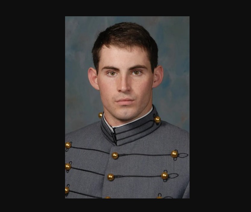 Jared Hassin The Life and Death of a Football Star and a Soldier(016)