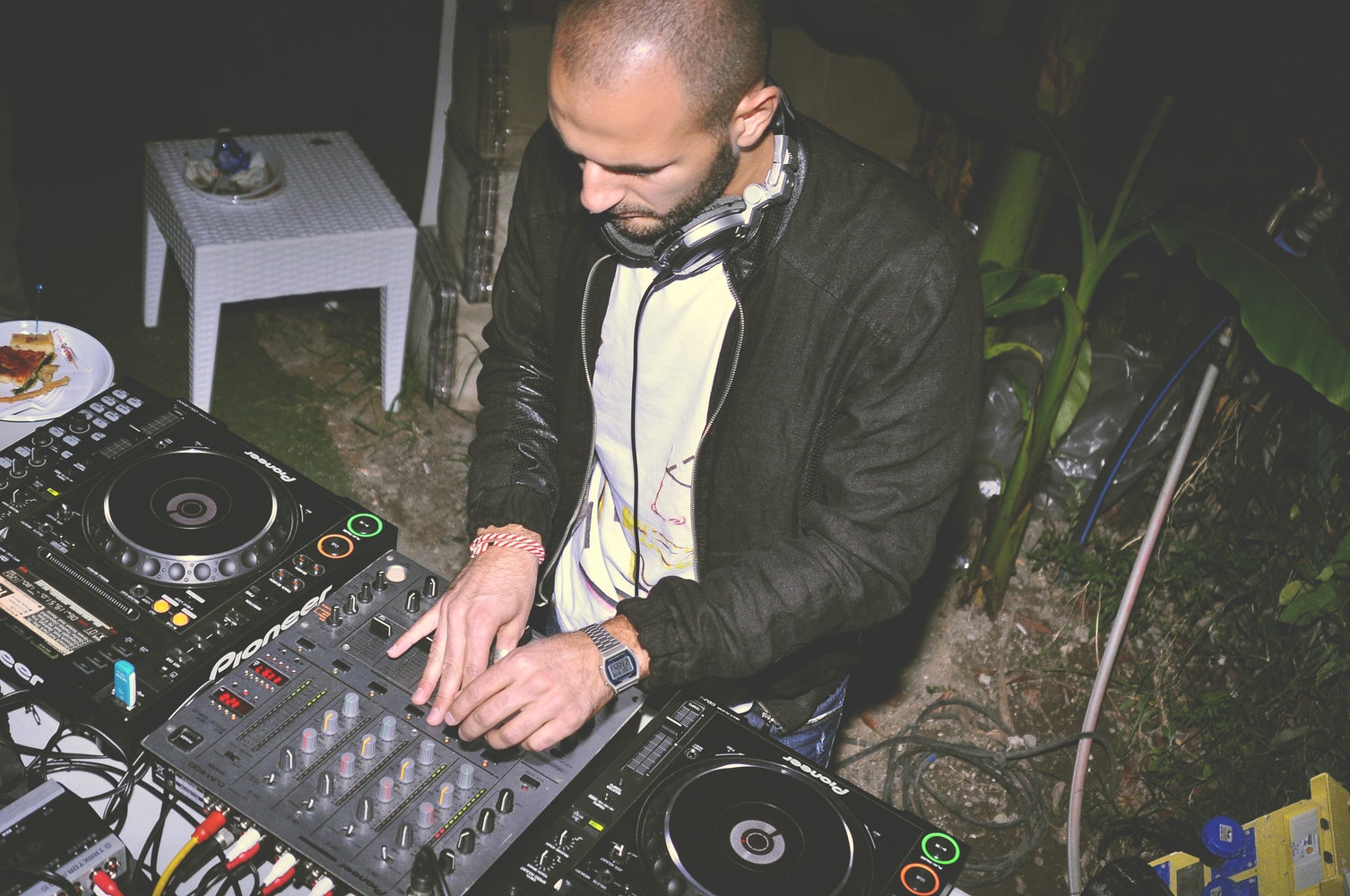 How Much Money Do DJs Make Per Set?