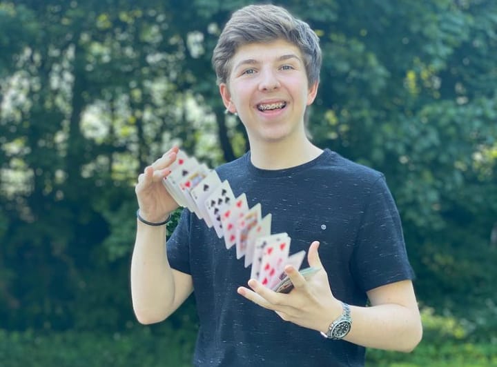 Dan Rhodes Age Biography, Wiki, Girlfriend, Age, Family, Facts & More - NewTechyTips