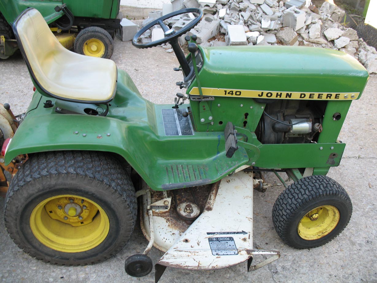 1969 John Deere 140 H3