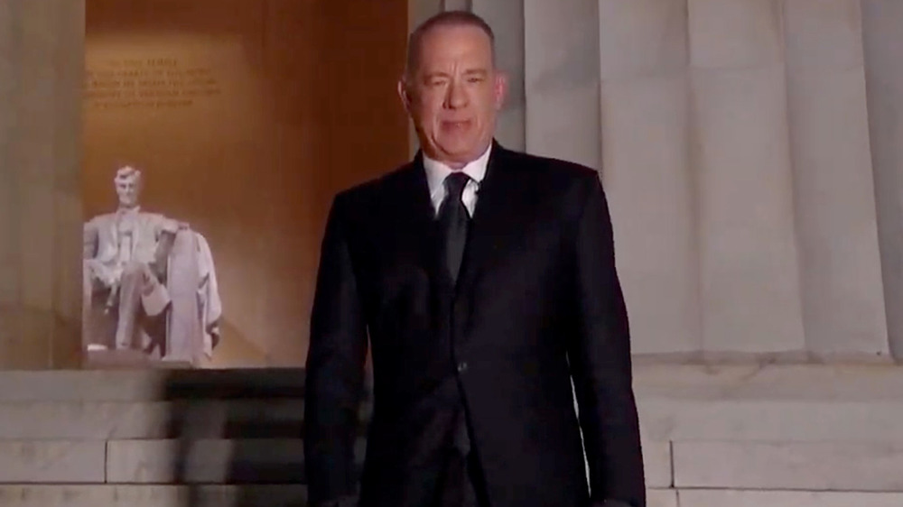 Why Tom Hanks' Inauguration Appearance Has Twitter Remembering The '90s(010)