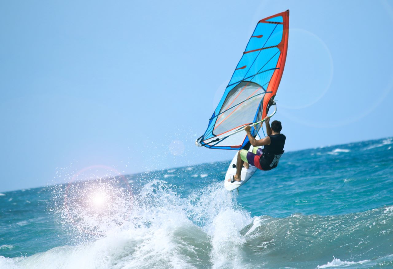 Windsurfing Classes Learn to a Professional Windsurfer
