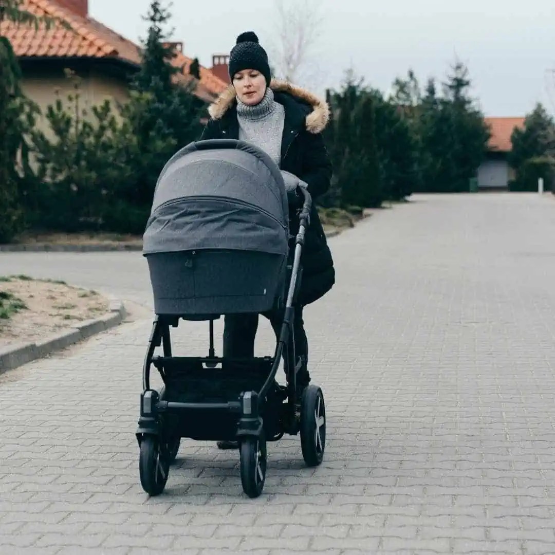 Tips for your first walk with your newborn in a stroller Nightingale