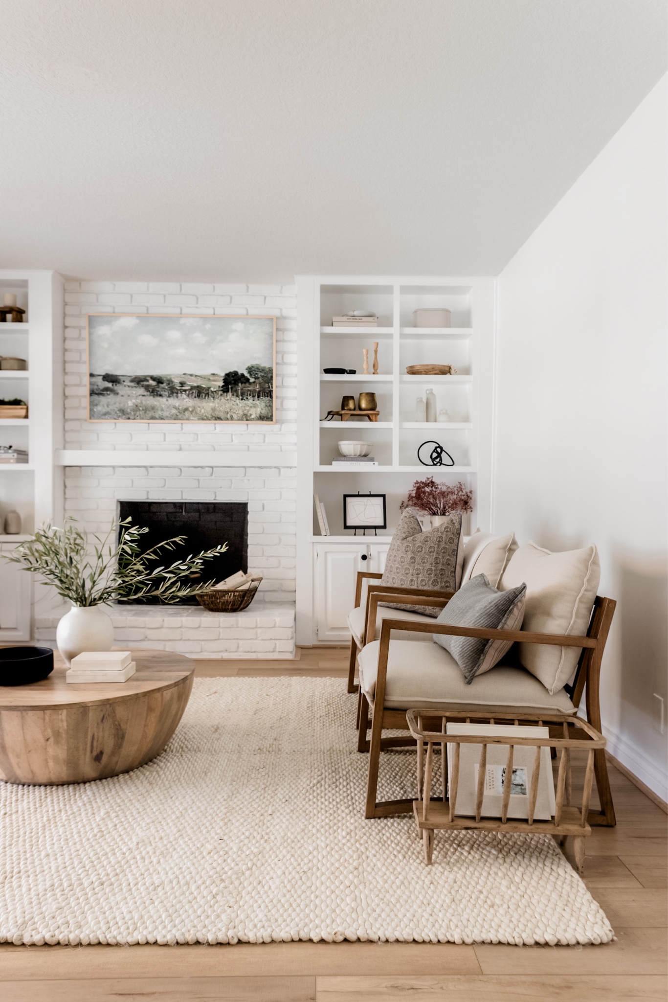 How To Style a Round Coffee Table Nikki's Plate