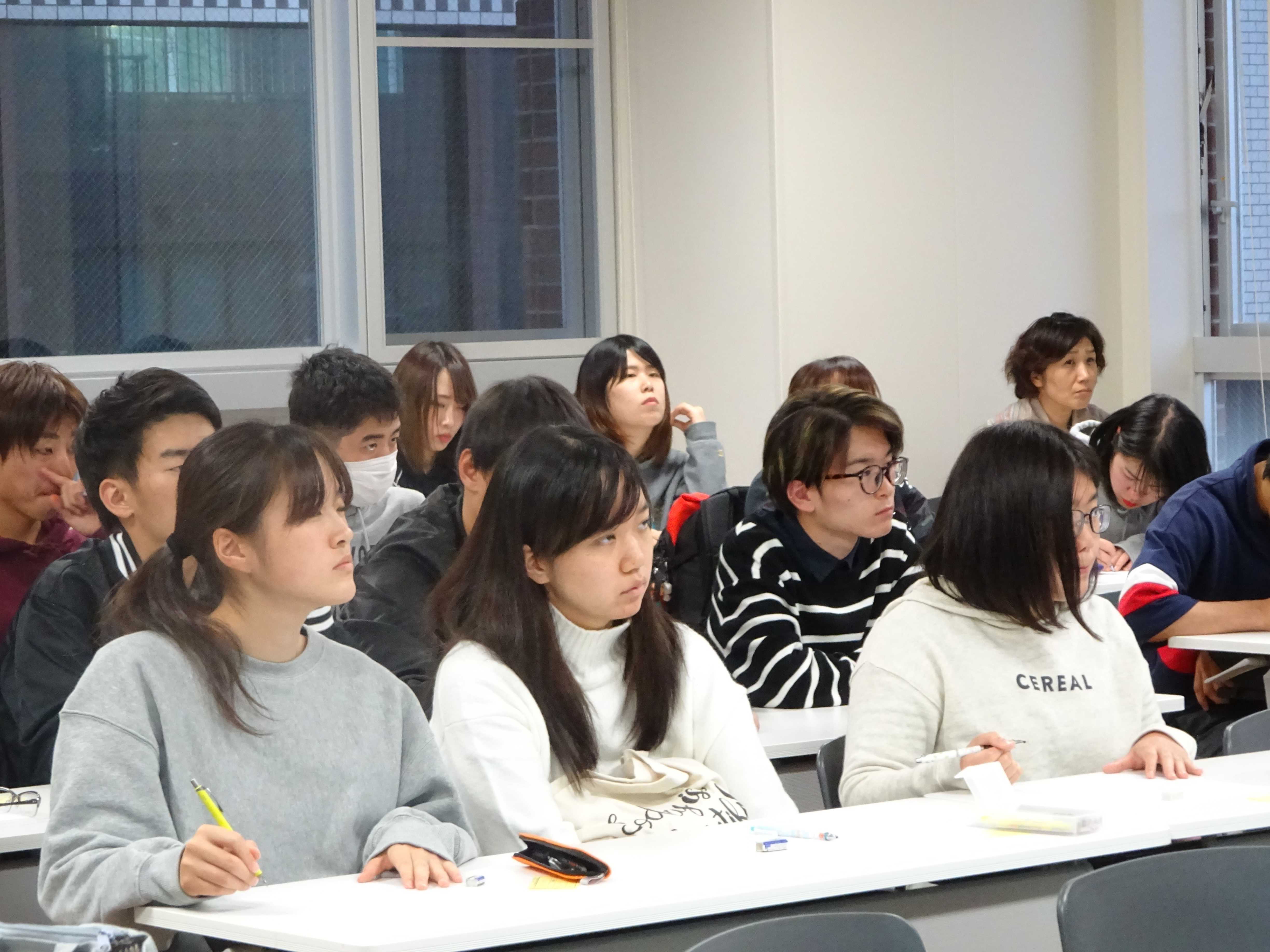 【社会福祉学科】一年生対象の福祉キャリア講座を開催しました。｜健康福祉学部 社会福祉学科｜学部・学科からのお知らせ｜学校法人 永原学園 西九州大学