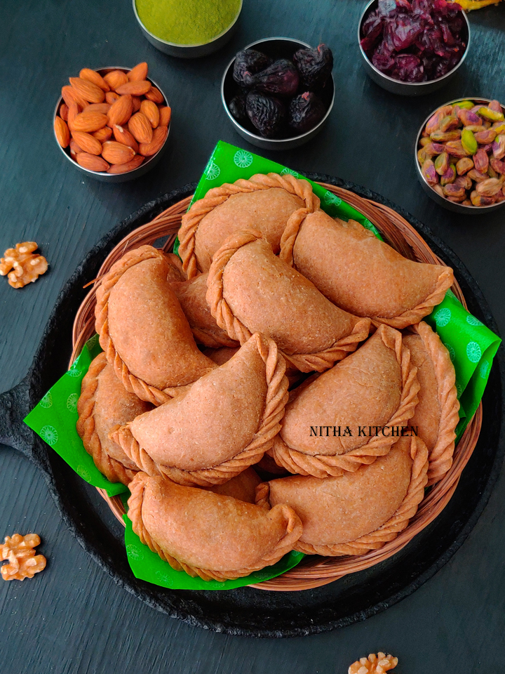 Baked Wheat Gujiya Mawa Gujiya Recipe Nitha Kitchen