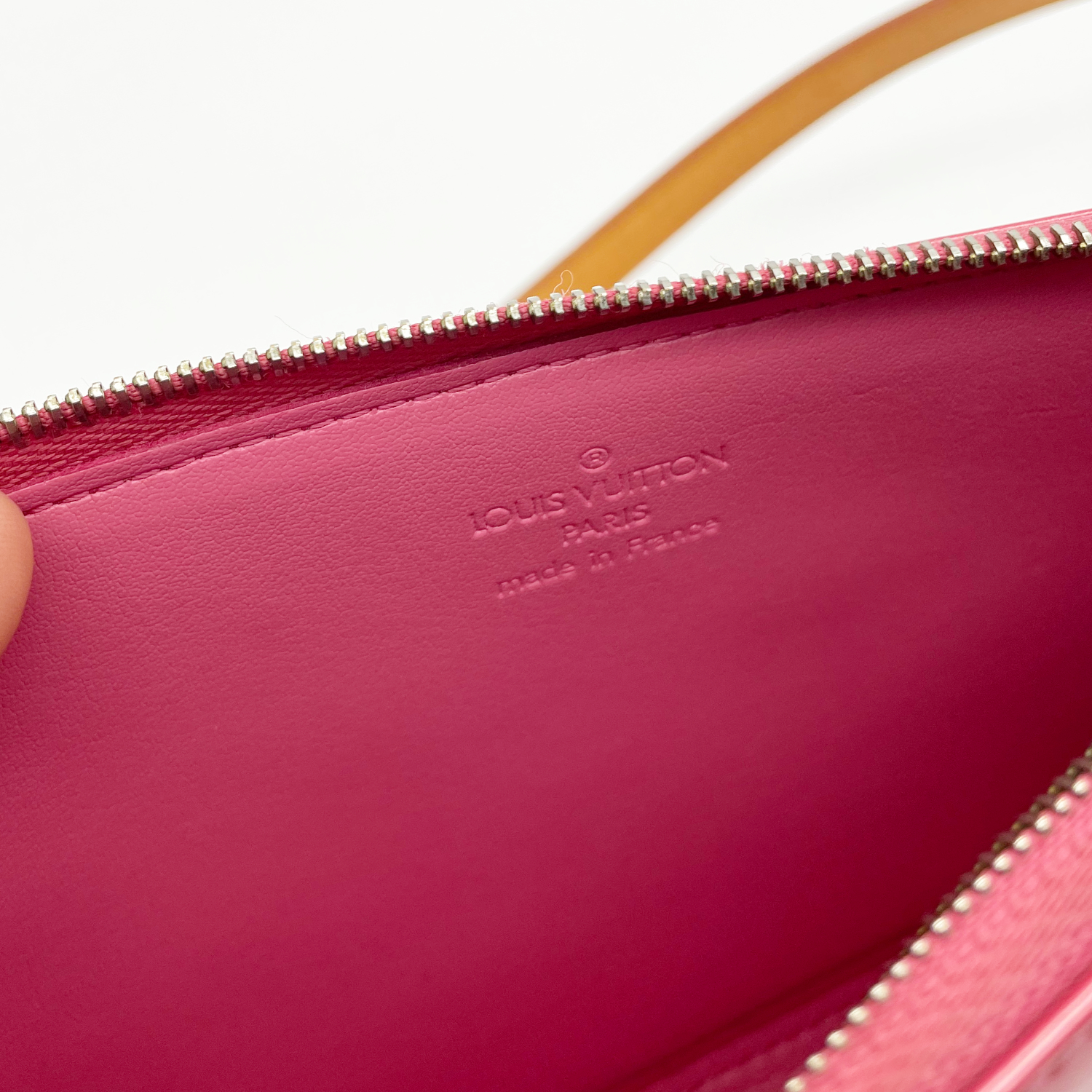 Louis Vuitton Vernis Pochette Mini Bag in Pink Nitryl