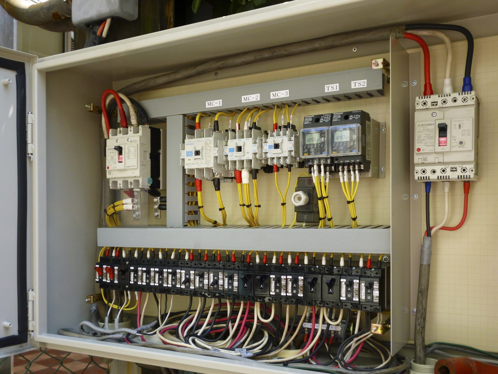 Common Fuse Box Problems fuse boxes Fuse Box Problems