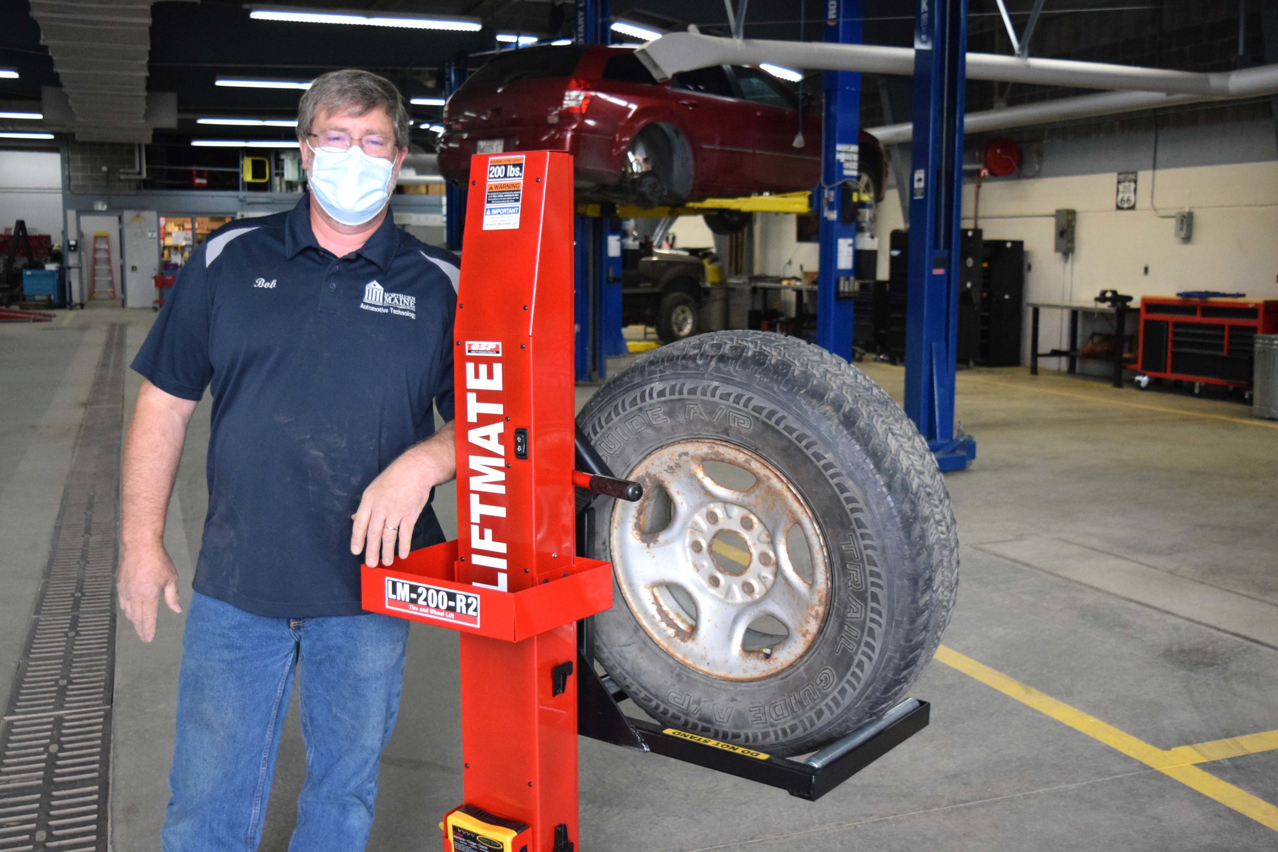 NMCC Auto Tech Program Receives Donation from Maine Automobile Dealers
