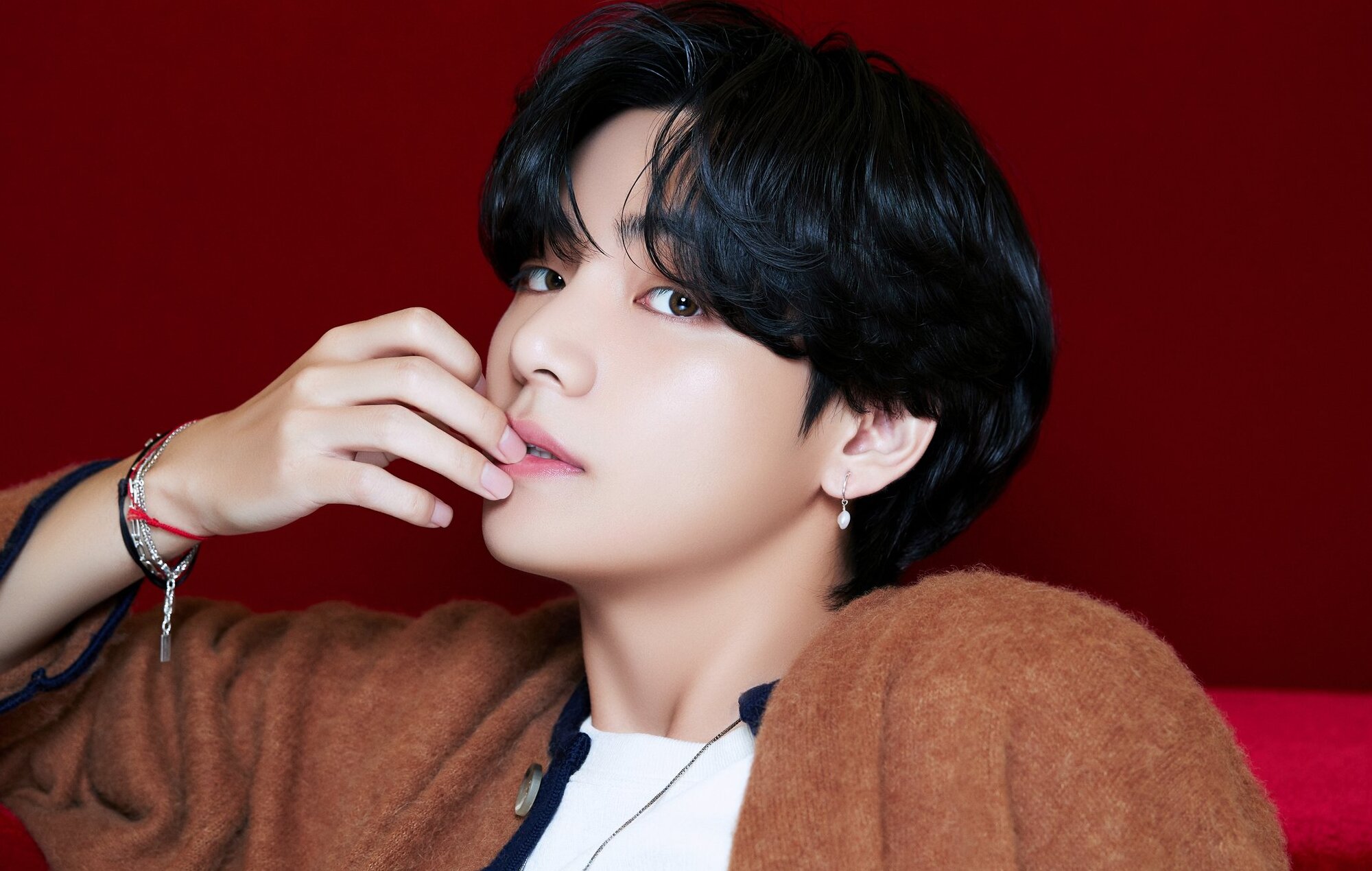 BTS' V unveils snippet of unreleased solo song on Twitter