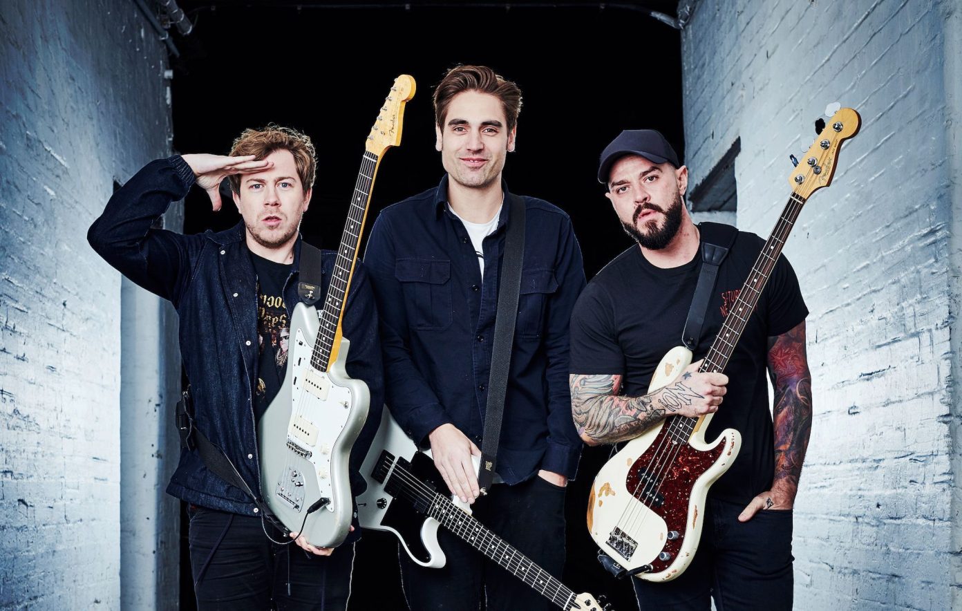 Busted team up with Hanson for new version of 'MMMBop'