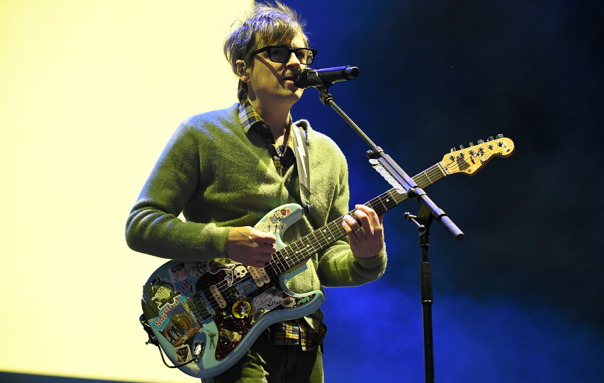 Watch Weezer perform 'Buddy Holly' for striking writers