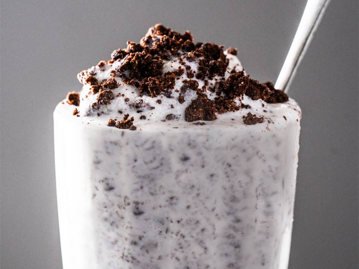 5 Step Easy Cookies and Cream Milkshake NNDYM Eats