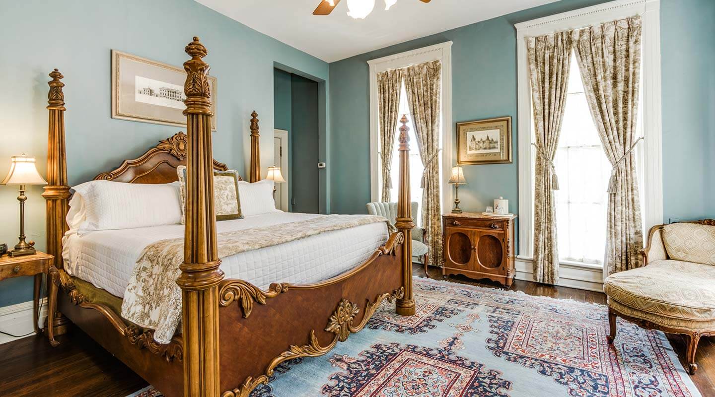 Bed and Breakfast in San Antonio Riverwalk King Williams District