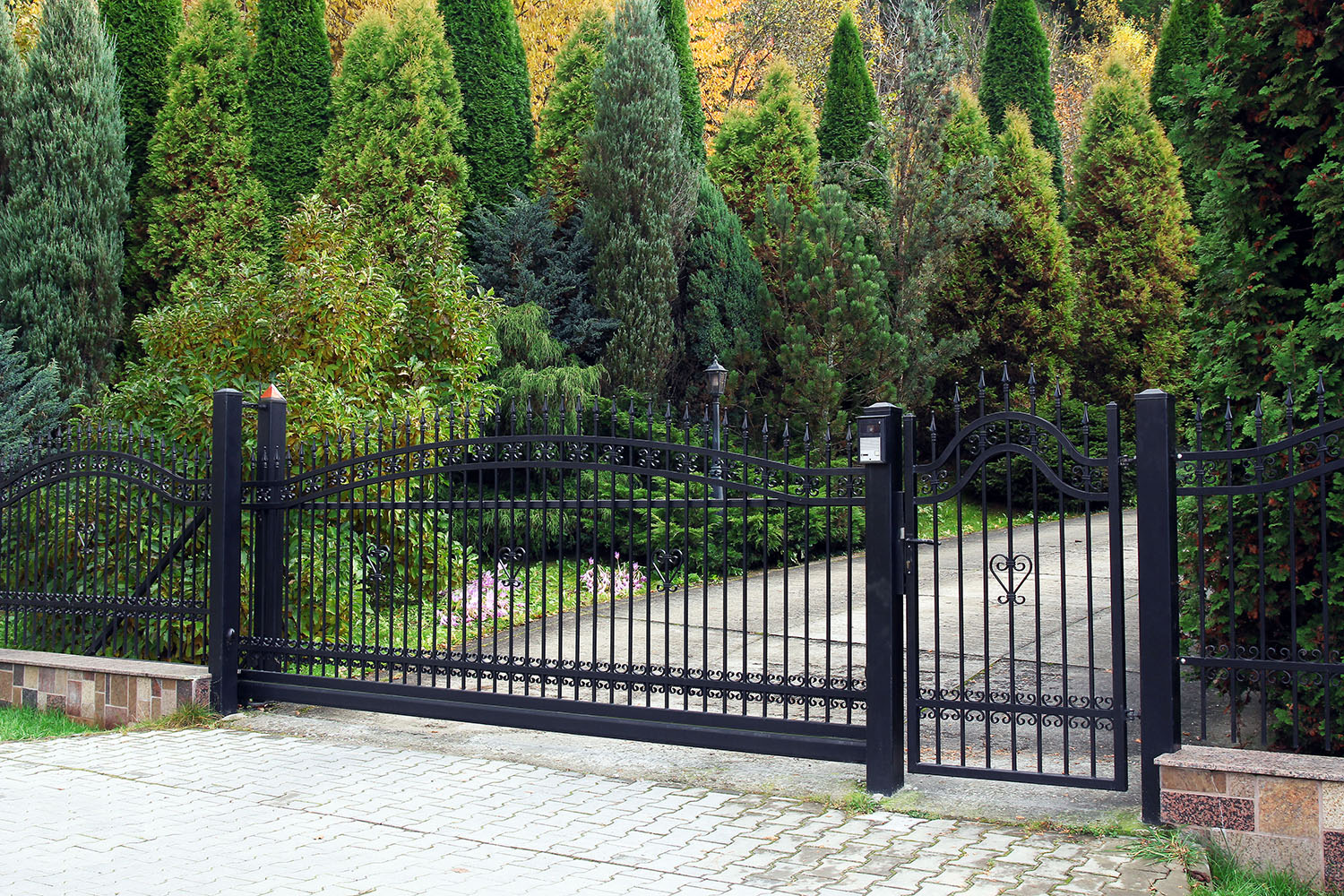 Electric gates Buckinghamshire Noble Recon Gate Control
