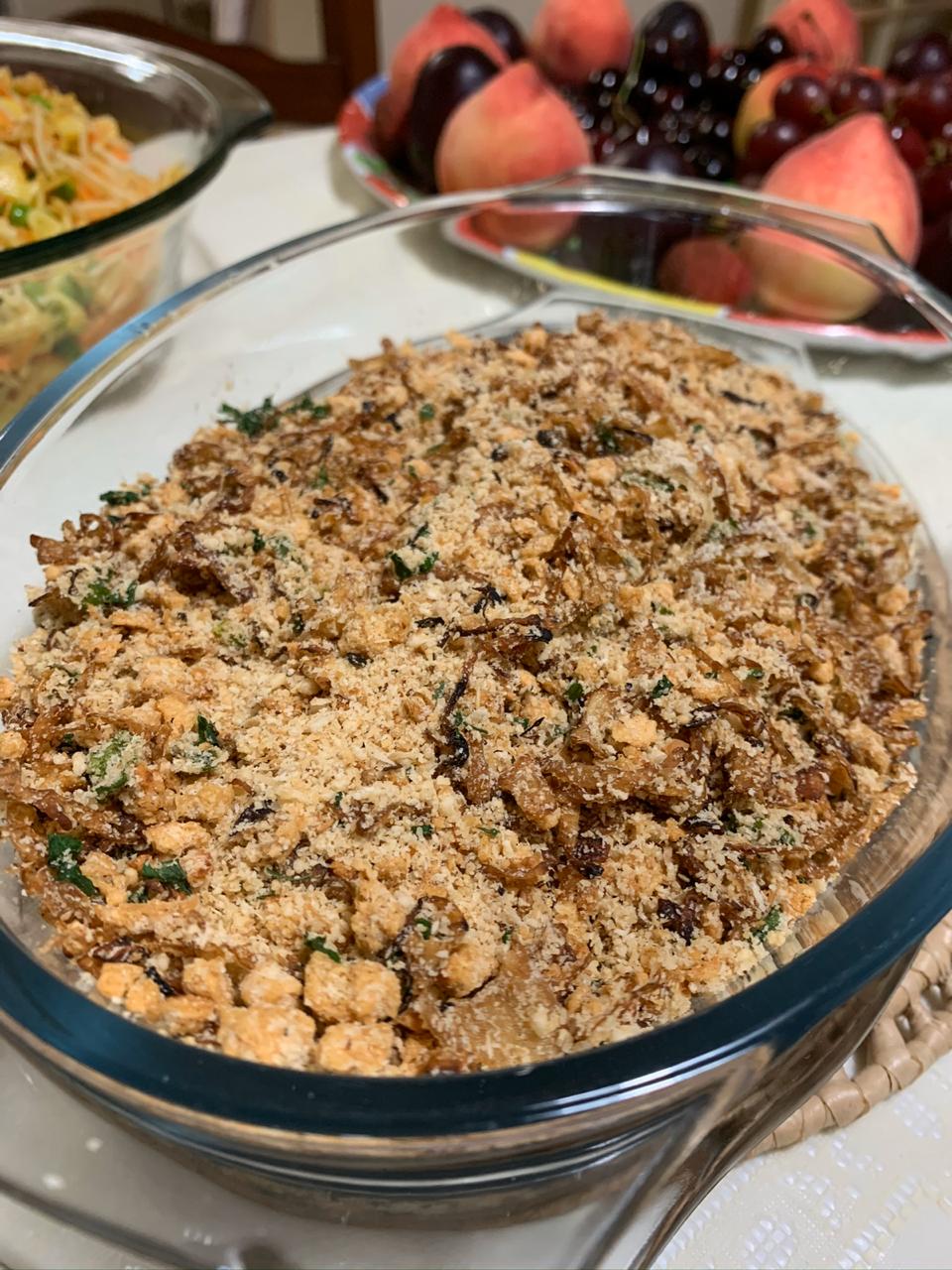 Farofa de PTS e cebola caramelizada No Calor do Fogão