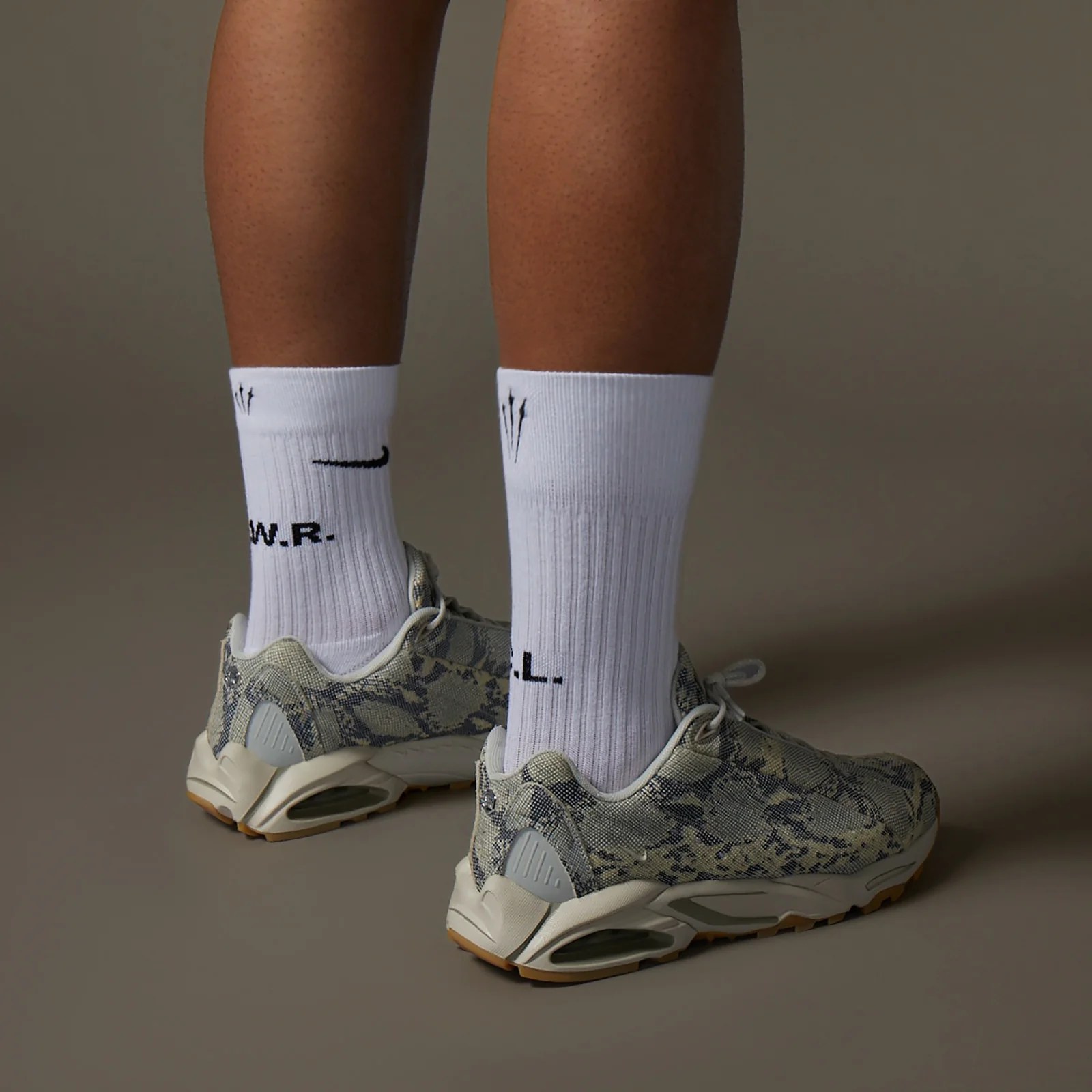 Hot Step Light Bone NOCTA