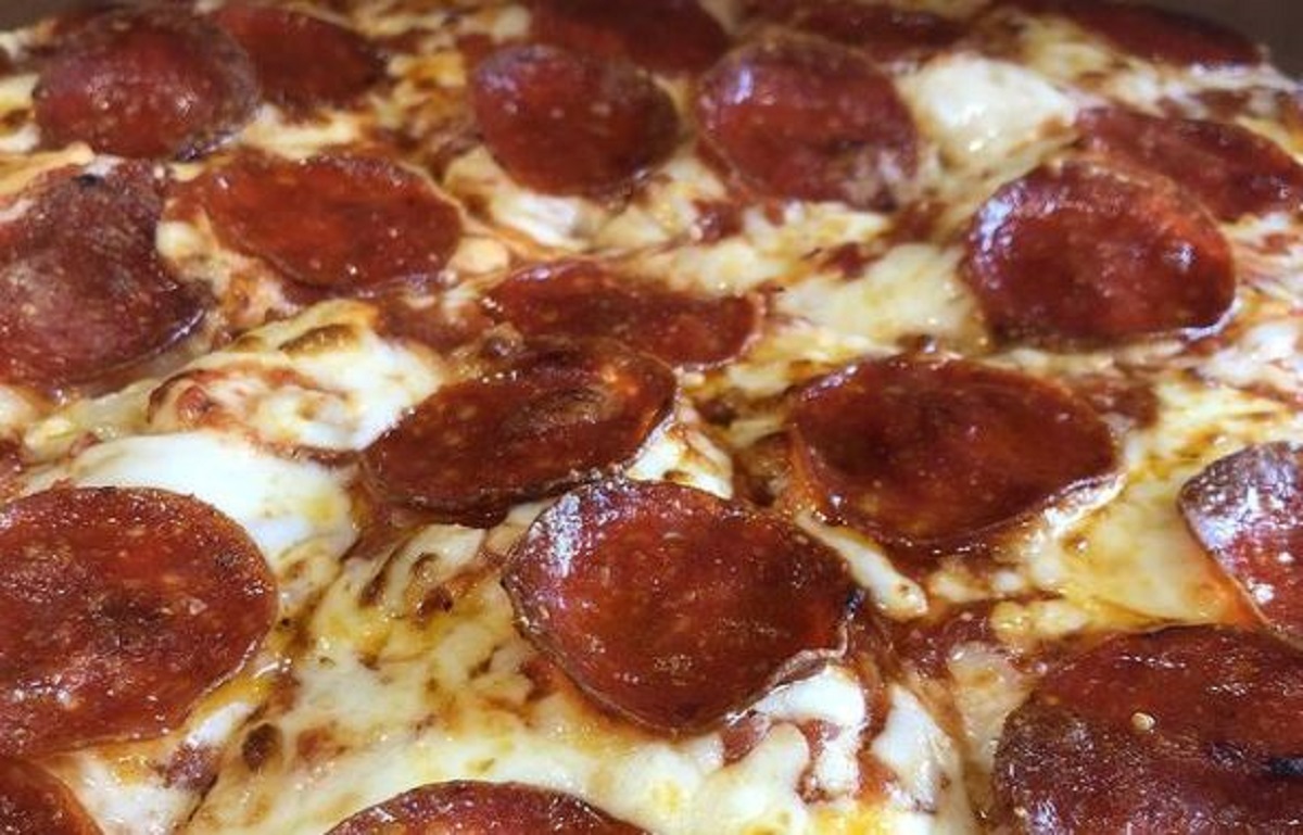 Here Are The Best Pizza Deals In New Orleans Right Now
