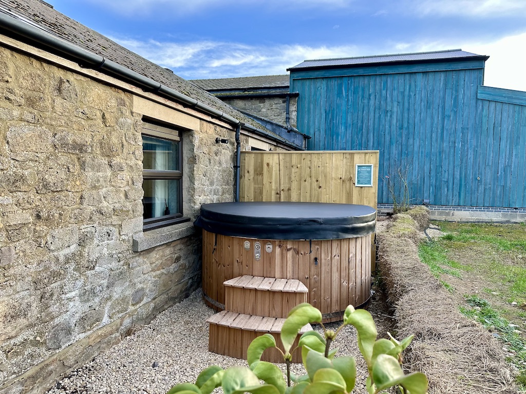 Runa Farm Barnard Castle review hot tub stays that are dog friendly Nomipalony