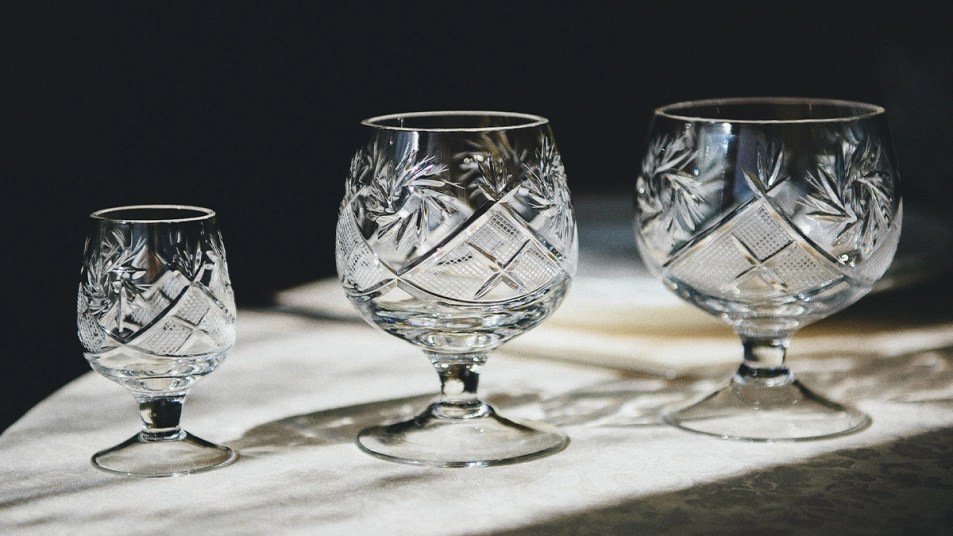 Antique Glassware Value (Identification & Price Guides)