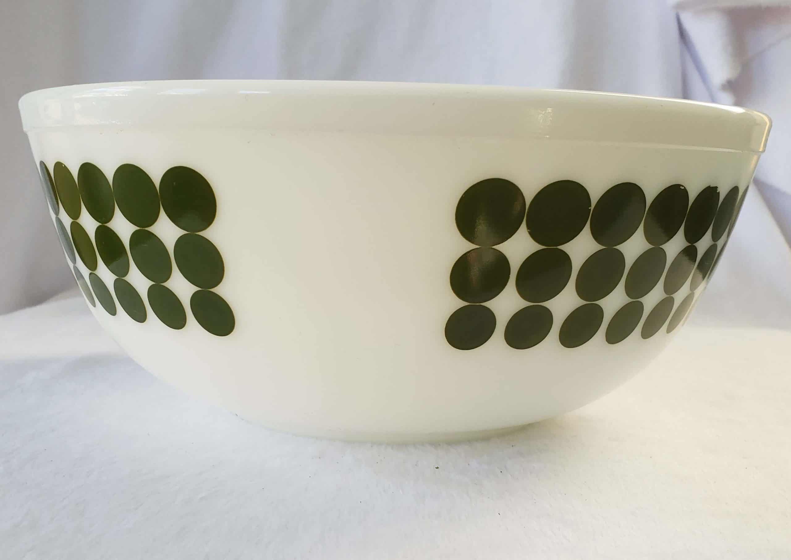 Vintage Pyrex Value (Identification & Price Guides)