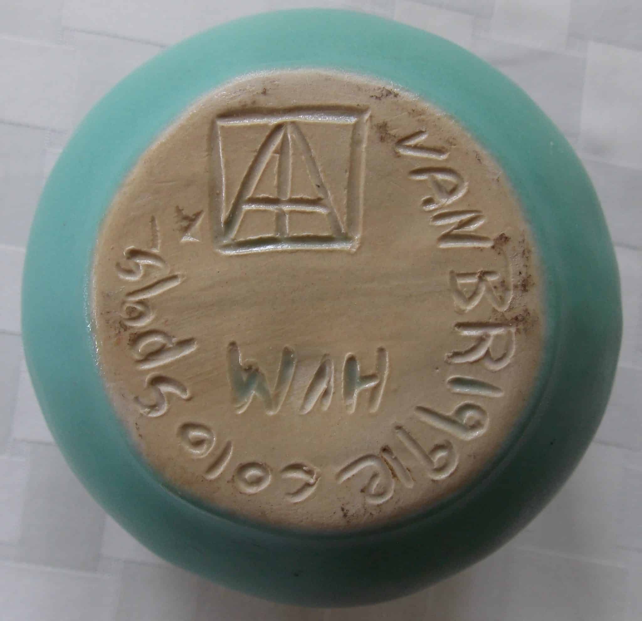 Antique Pottery Marks (Types & Identification Guides)