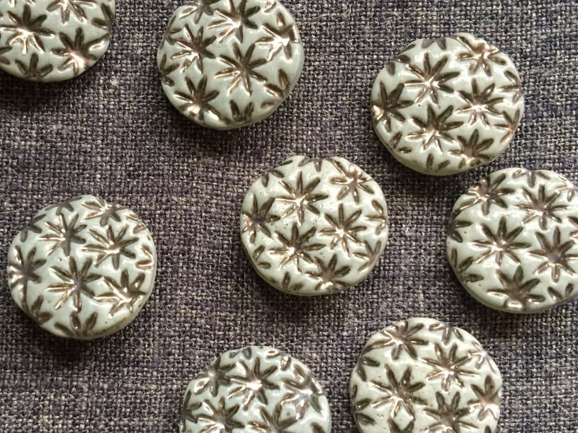 Old Buttons Value (Identification & Price Guides)