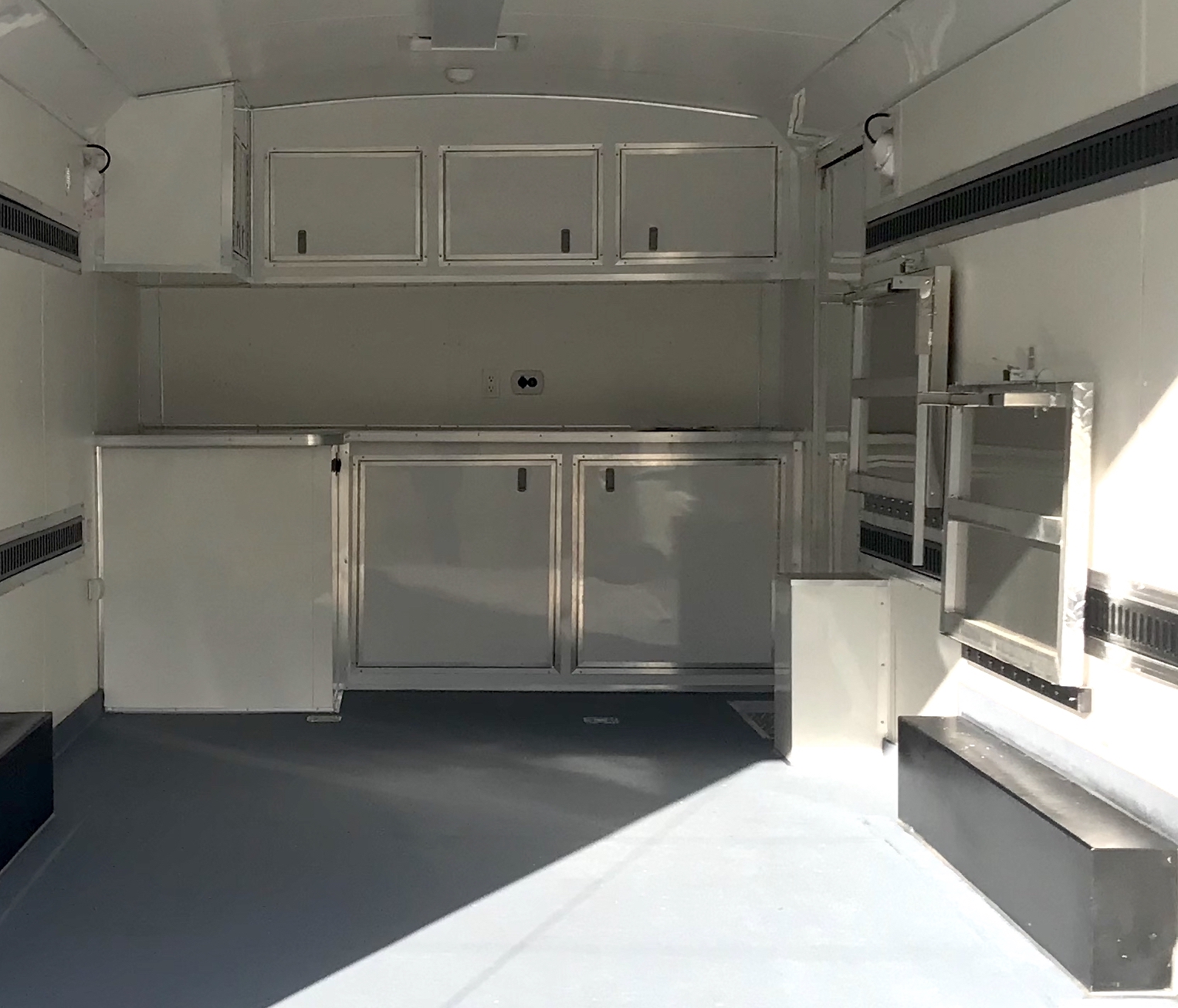 plugs New and Used Cargo, Utility, Car, & Horse Trailers For Sale