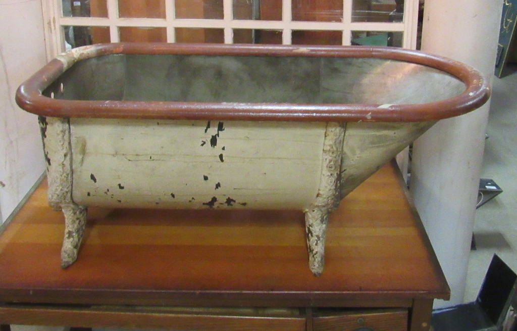 Nor'East Architectural Salvage of South Hampton, NH. Antique Building