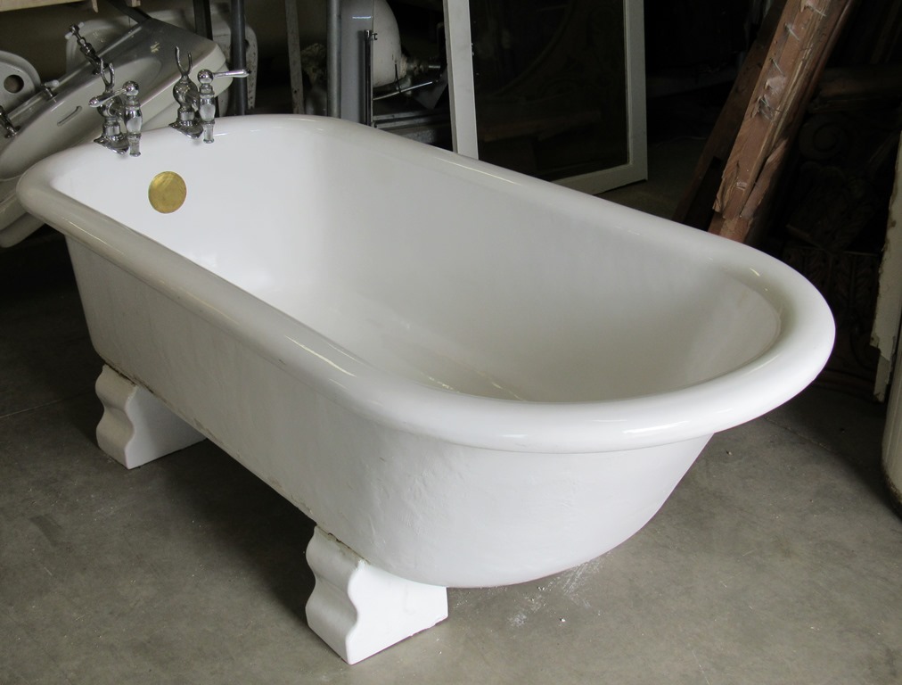 Nor'East Architectural Salvage of South Hampton, NH. Antique Building