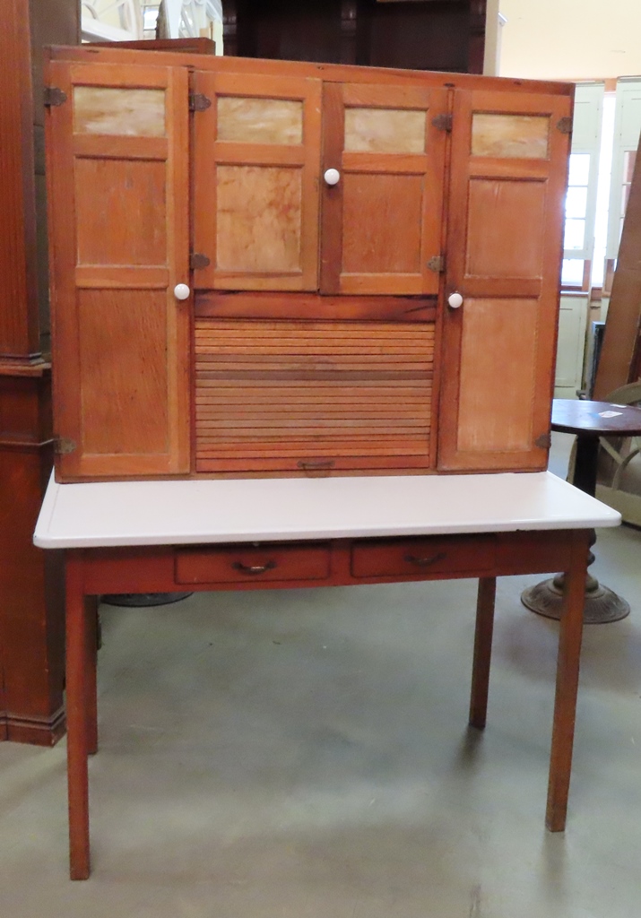 Nor'East Architectural Salvage of South Hampton, NH. Antique Building