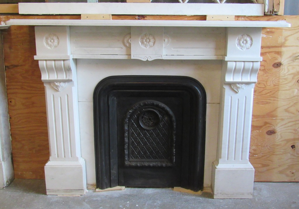 Nor'East Architectural Salvage of South Hampton, NH. Antique Building