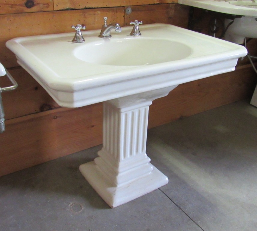 Nor'East Architectural Salvage of South Hampton, NH. Antique Building