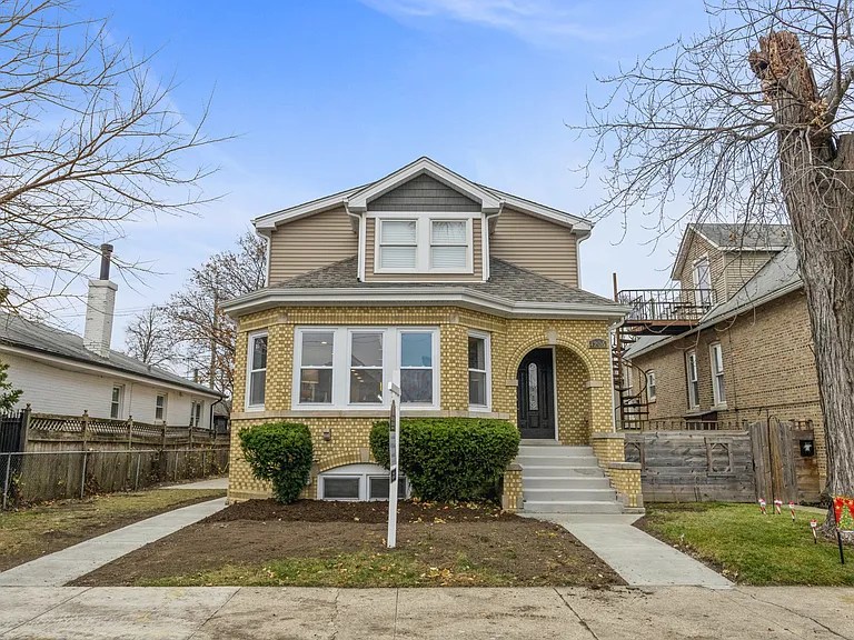North Chicago Realtor Sell My Home In Lincoln Square, IL!