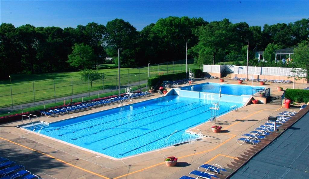 Photo Gallery North Shore Towers Luxury Coop Apartments