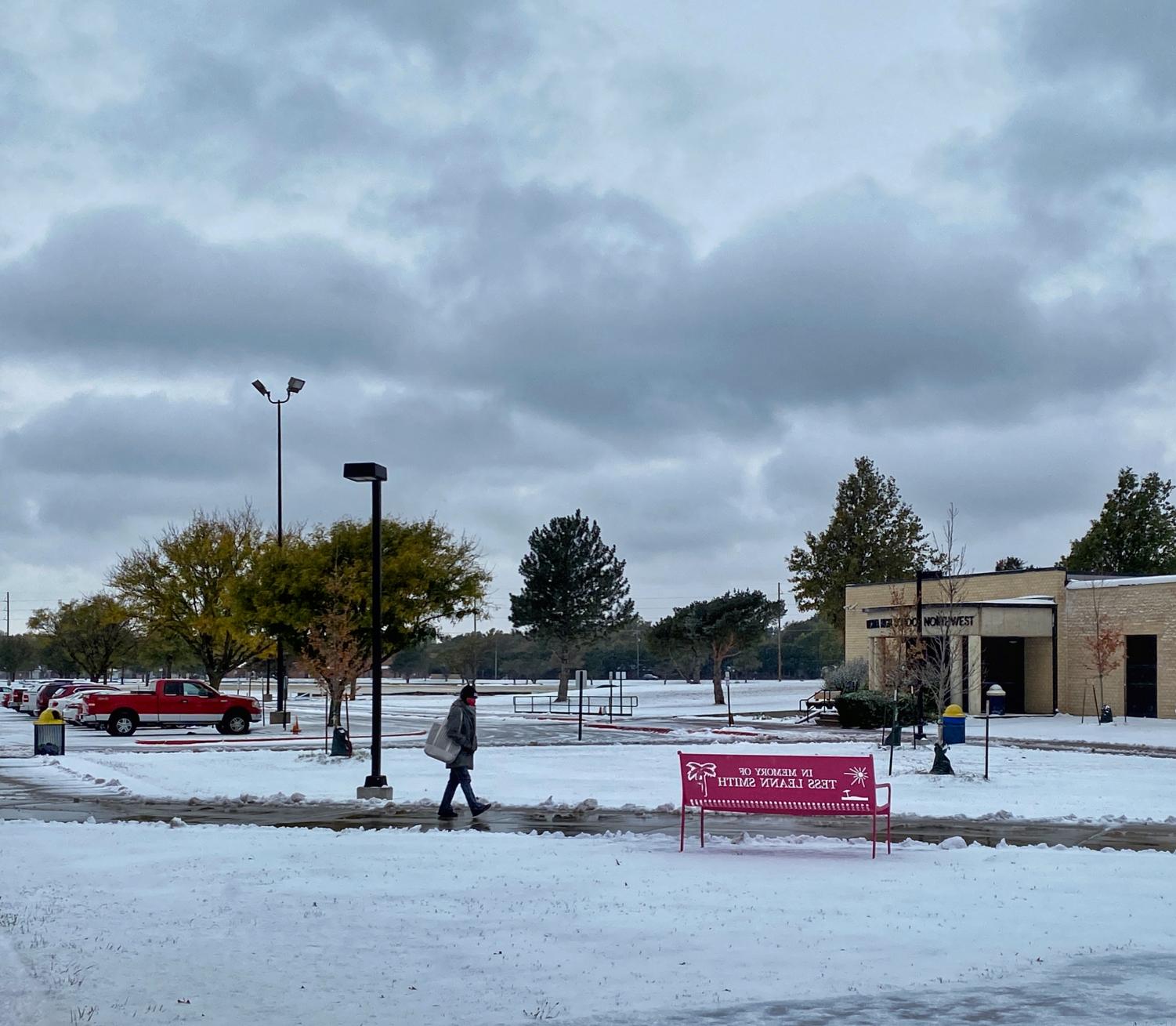Wichita experiences first snowfall of the season, but school remains