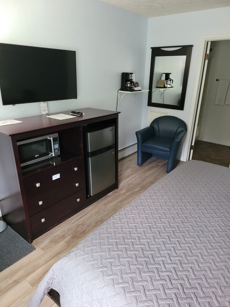 Lake Lodge, Affordable Motel, Vacation Rentals MI