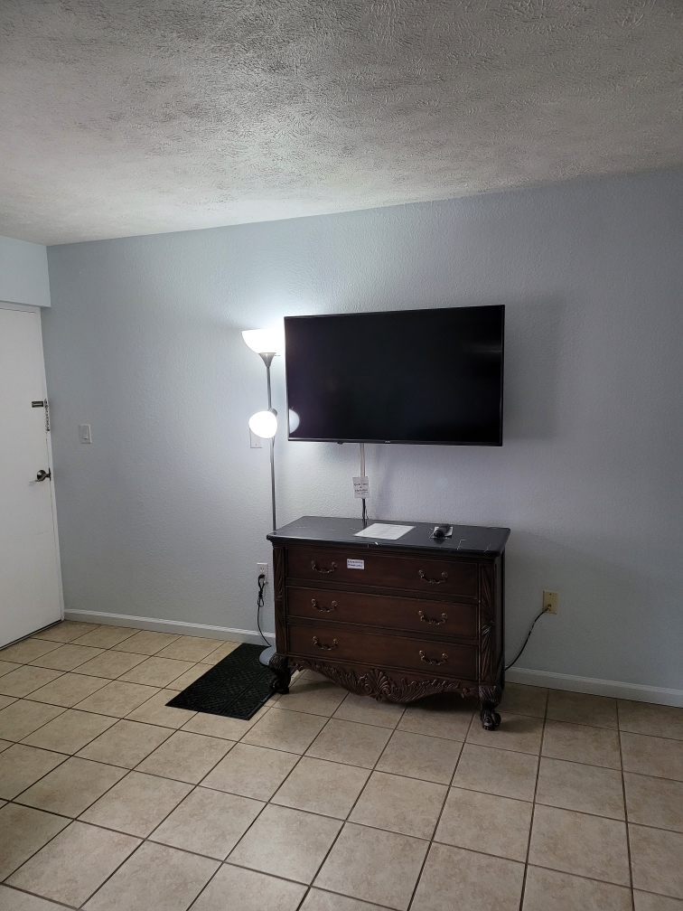 Lake Lodge, Affordable Motel, Vacation Rentals MI