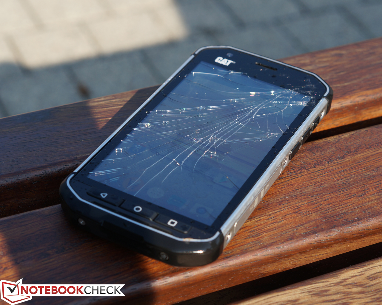 Test CAT S40 Smartphone Tests