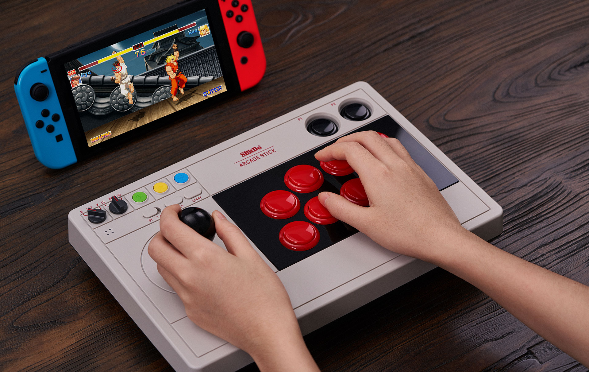 Der neue Arcade Stick von 8BitDo kann sich drahtlos mit der Nintendo