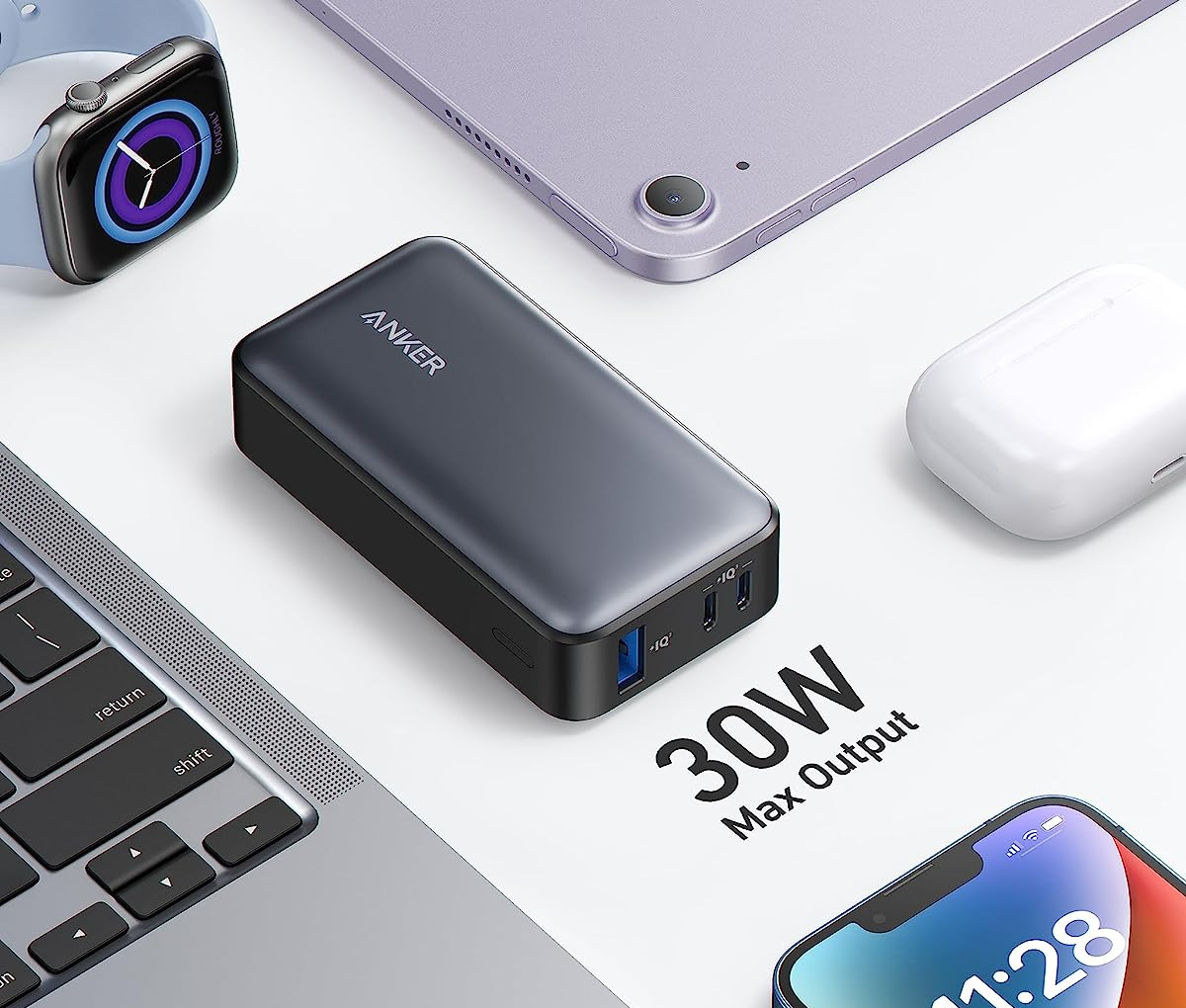 Kompakte Powerbank Anker 533 PowerCore mit 10.000 mAh lädt bis zu drei